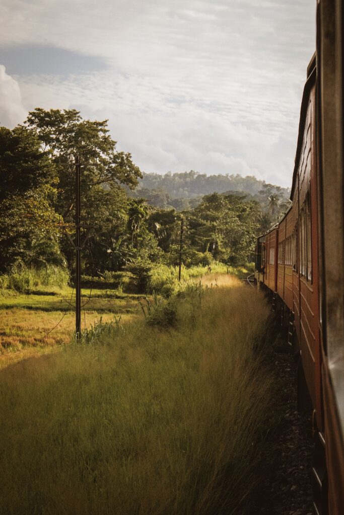 25 Things First-Time Visitors Should Know Before Visiting Sri Lanka 5 sri lankan train